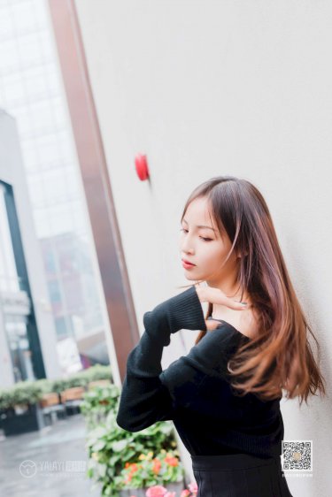 男生的阴茎插入女人撒尿的女人
