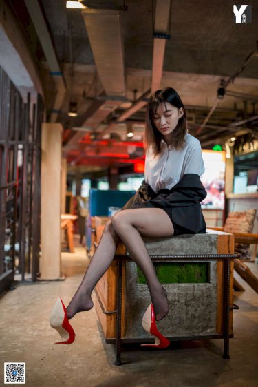 9.1大奶黑丝美女